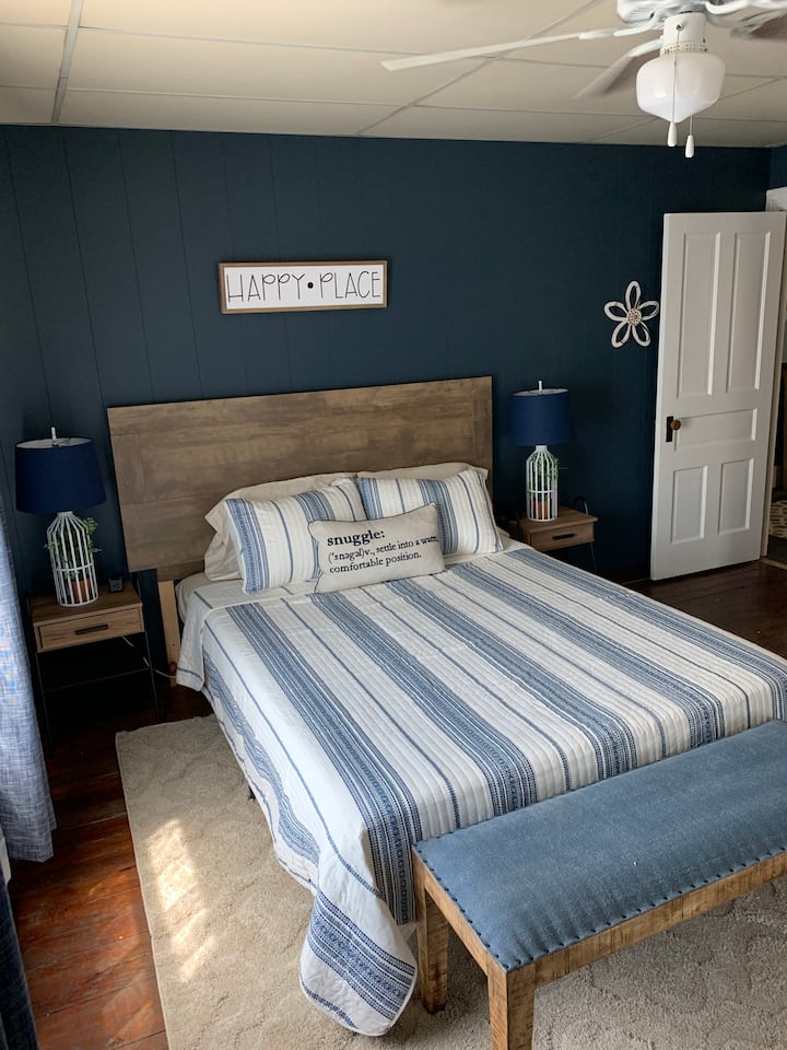 Chumba cha kulala cha Malkia (% {bold_end})