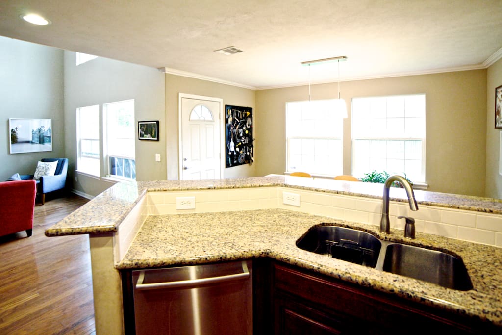 Modern kitchen, granite counters, fully stocked, modern appliances