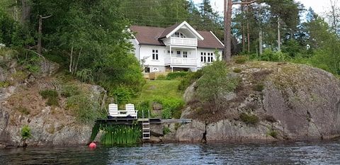 Lakeside - A unique & peaceful, 85 SqM space