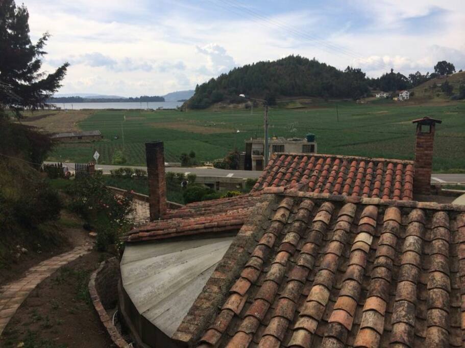 Vista desde la casa a la laguna de tota
