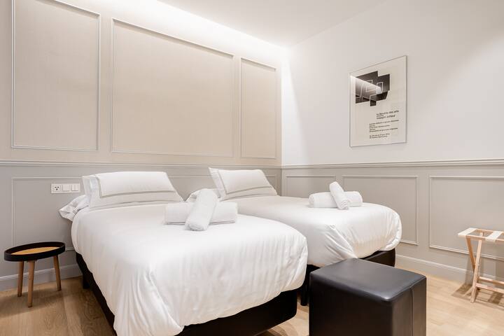 “La Bella Easo” brand new&style at La Concha beach gallery image 4