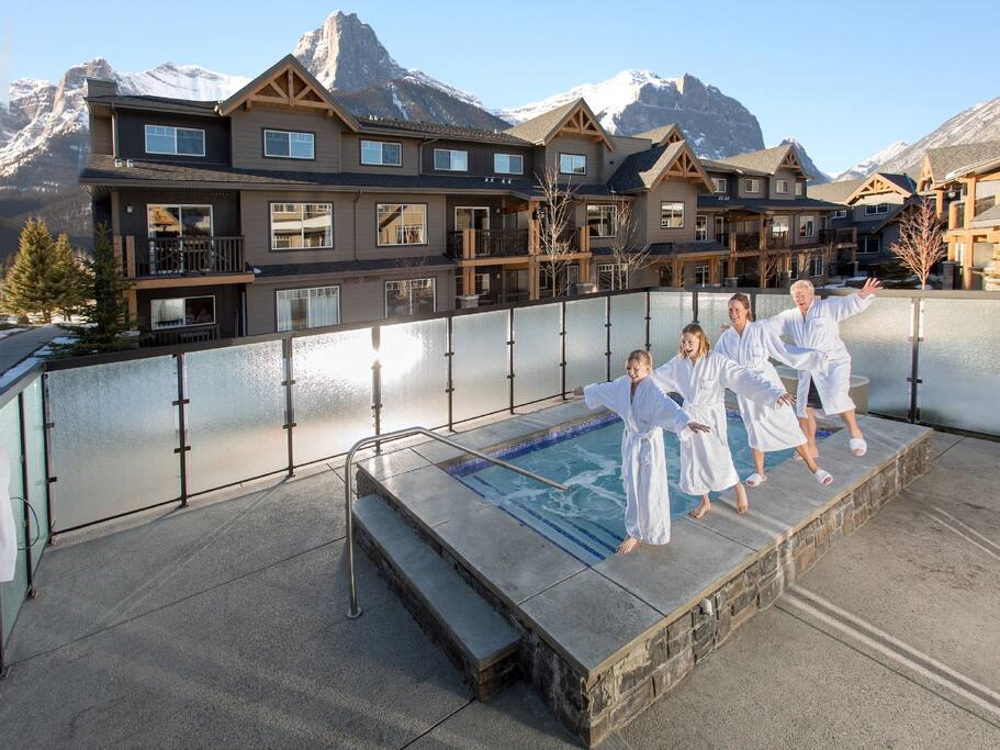 Hotel,Resort,Building,Cottage,Office Building