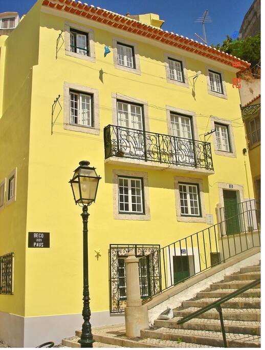 Vista geral do edifício onde está integrado o Apartamento