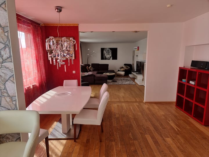 130 Sm² Big Apartment 5 Min Away From City Centre - Düsseldorf