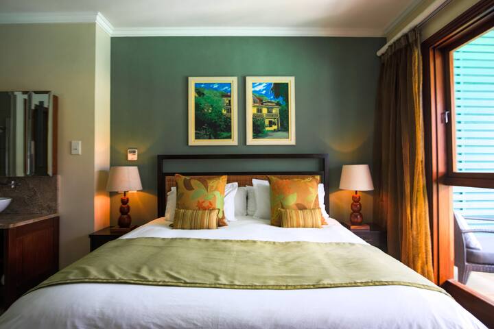 3 bed ensuite condo with private beach and veranda