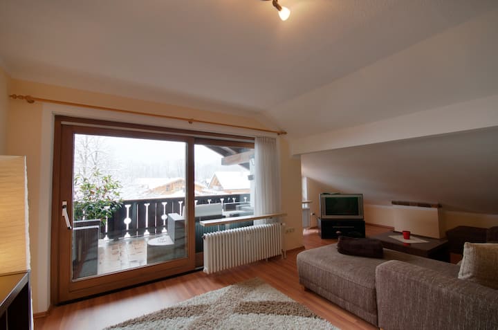 Sonnig Gelegene Dachgeschosswohnung - Oberammergau