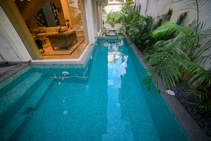 Villa La Vida Loca has its own private pool for you to jump in at any time of the day and enjoy your favourite drinks straight from our in house bar and bistro @marsierra.