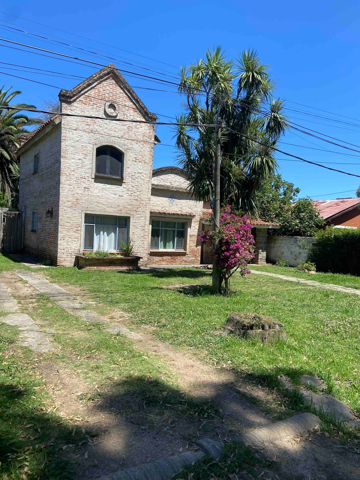 Top performing Airbnb: House with pool, large garden and barbecue in El Tesoro