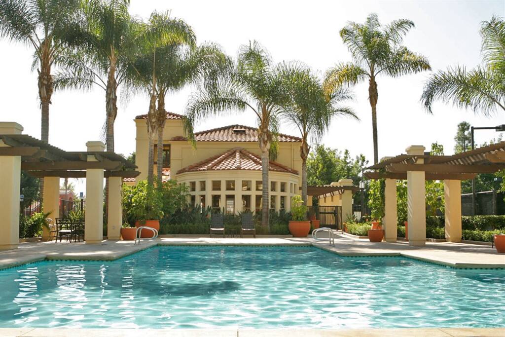 Community pool, also has a hot spa
