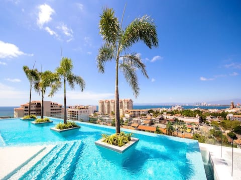 Zenith 601,  2 Balconies w/ Views, Rooftop Pool