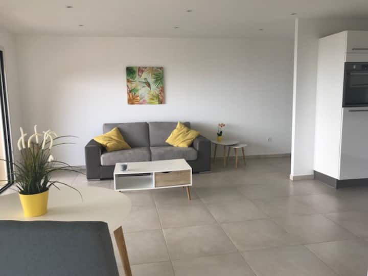 Havre De Paix Studio Neuf Avec Terrasse Vue Mer - Belvédère-Campomoro