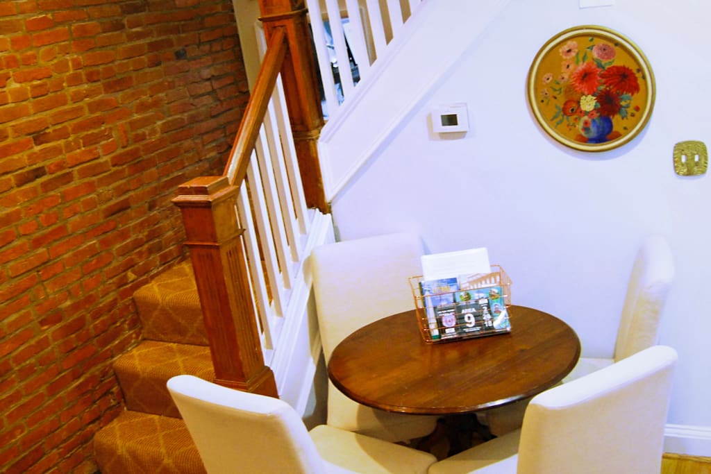 "All the most immediate information was in a convenient binder left out for us on the dining table, explaining local parking and such." Airbnb guest, Elizabeth