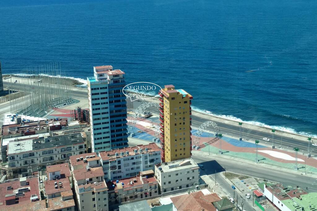 Vedado, Calzada 51 entre 11 y 13, Ap. 2 (Segundo Piso)