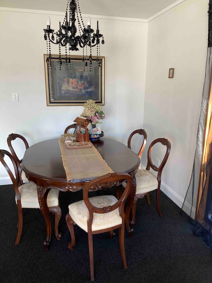 The Barn - King Single & Single Bedroom - Palmerston North