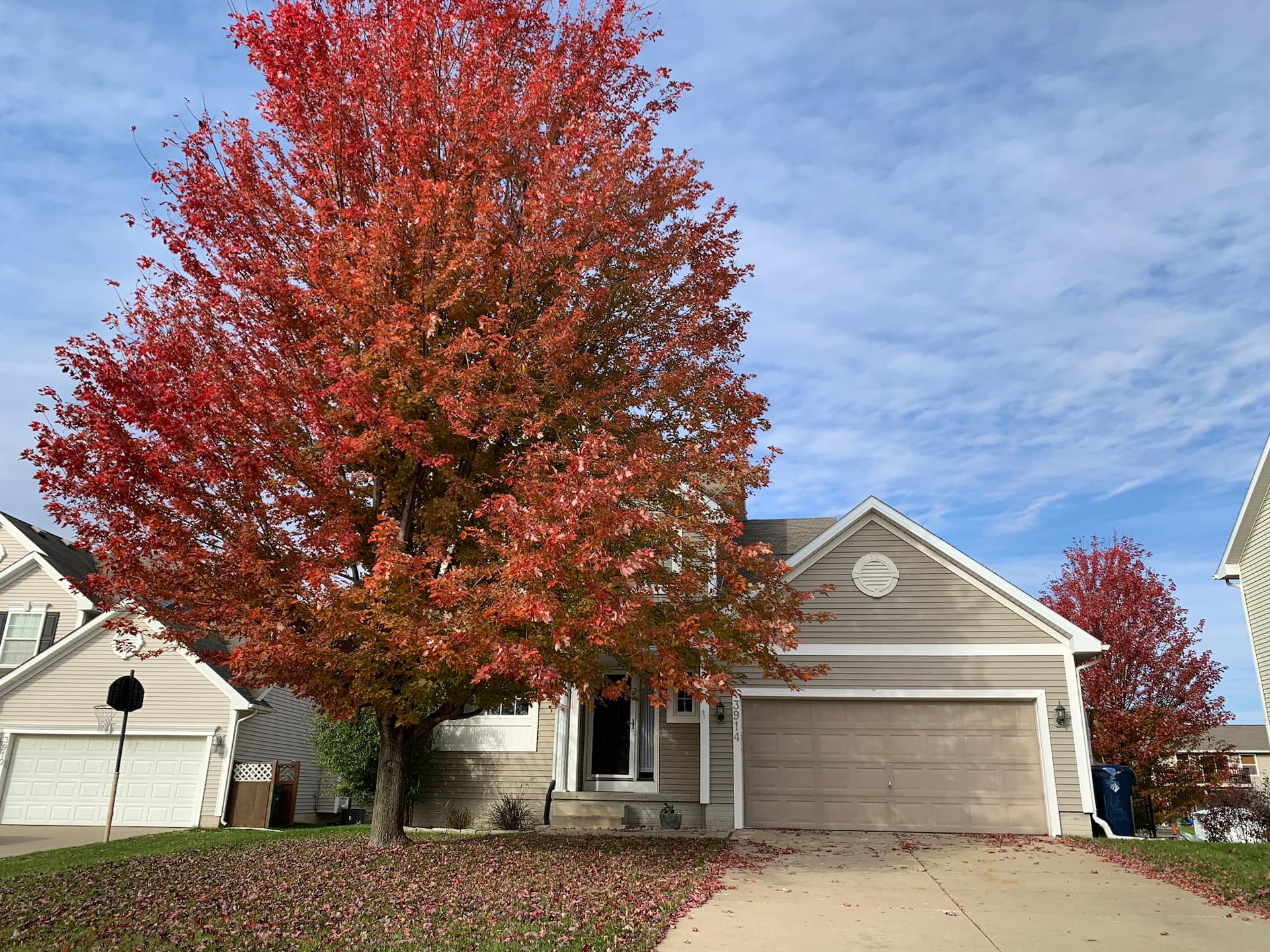 Lovely Home with 3 bedrooms plus in Urbandale