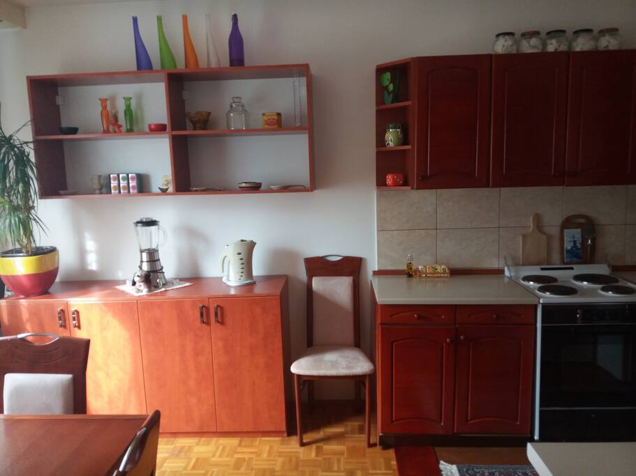 Kitchen & dining room