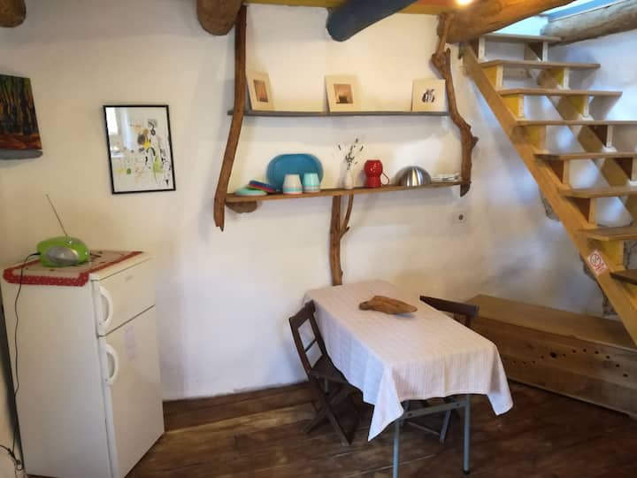Atelier Filozići Pool,island Cres
Virus Free  Zone - Cres