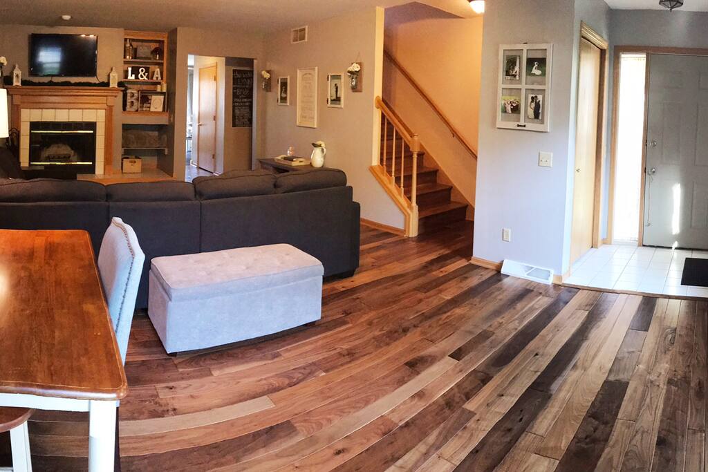 Living Room | Front Door Entry
