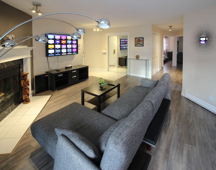 Le Carrefour 2Bedroom Condo in Central Laval Condominiums for Rent