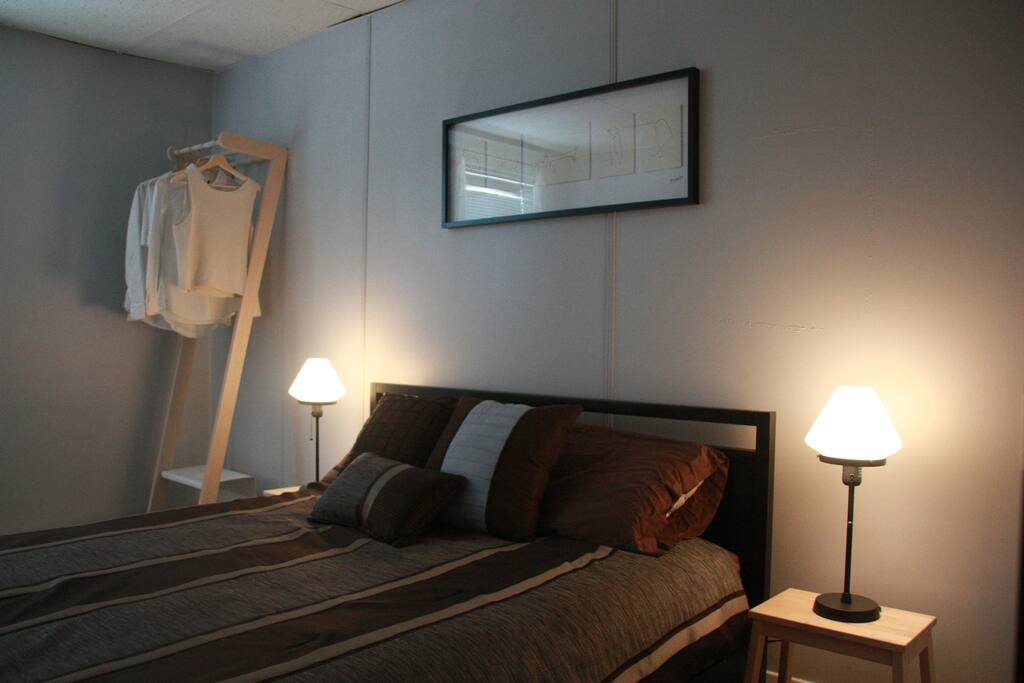 Bedroom - Hotel Grade Bed