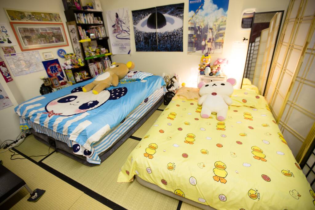 When it's time to sleep (or 11pm), I'll bring out the air mattresses, inflate them, and make the beds. In Japan, these would be futons, but I found these air mattresses to be more comfortable. You have the option of me leaving them in the room for the remainder of your stay or deflating and putting them away each morning.