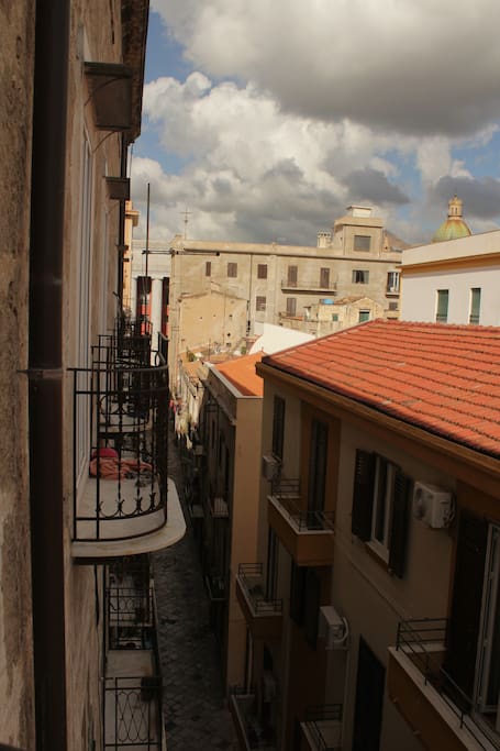 Balcon ensoleillé du matin au soir ** Amazing view from our sunny balcony