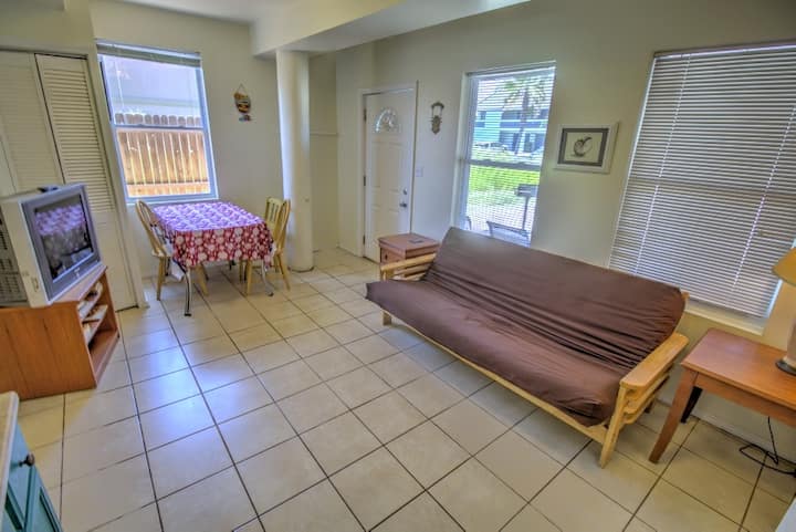 Oleander Beach Lodge #4