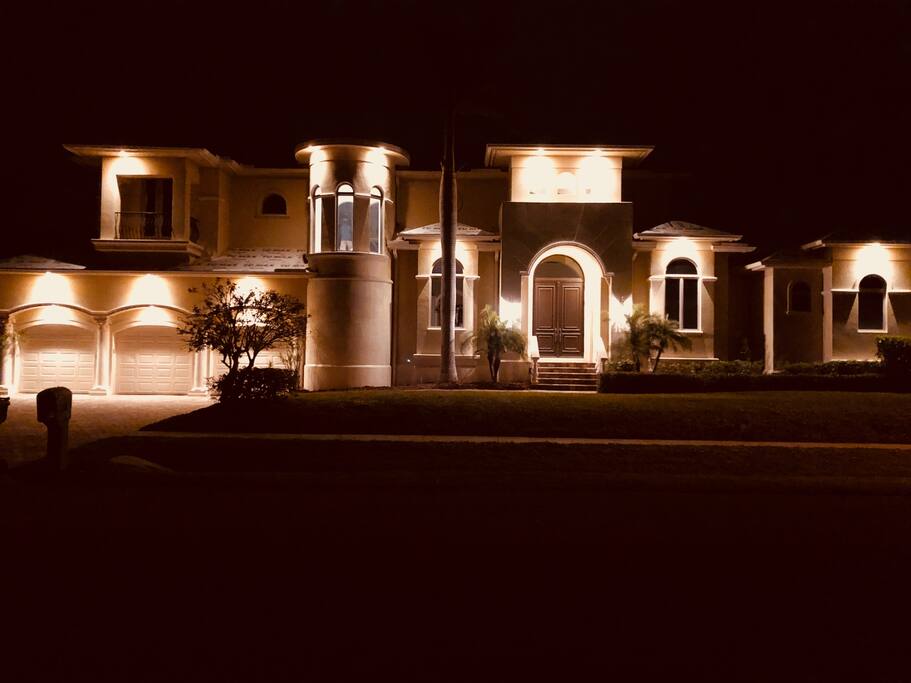 Come home to this after dinner and drinks!
Beautiful at night!