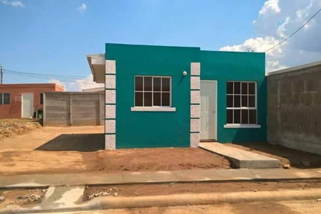 FRENTE DE CASA