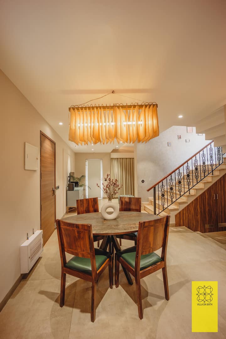 Dining area image 4