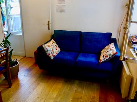 Old &Beautiful room in historical center Le Marais