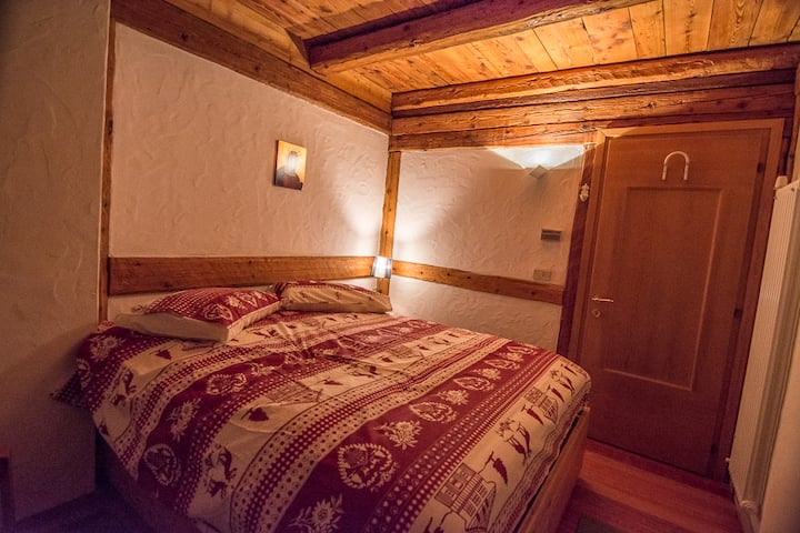 חדר זוגי טיפוסי בהרים