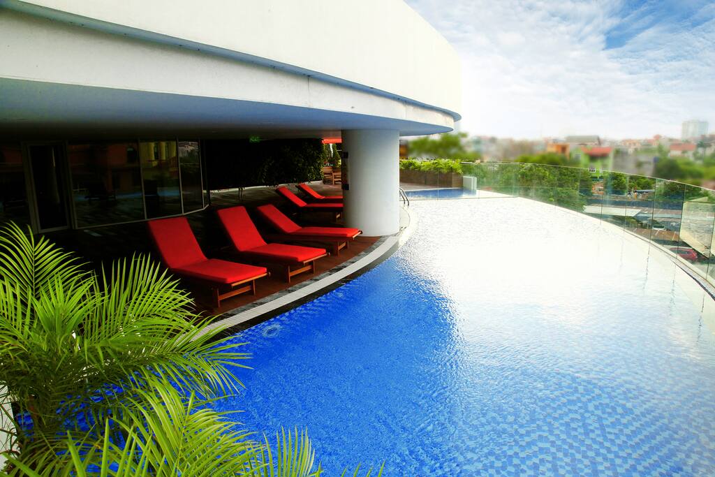 Pool at T floor
