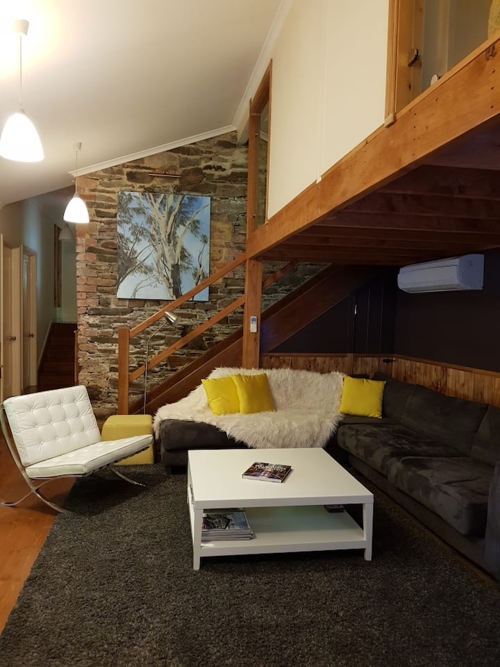 "The Quarters" at Windsor House Walhalla Houses for Rent in Walhalla