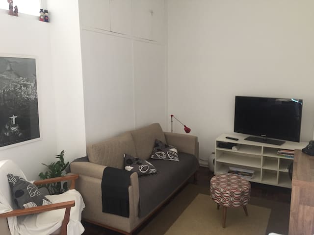Apartamento em ótima rua de Copacabana