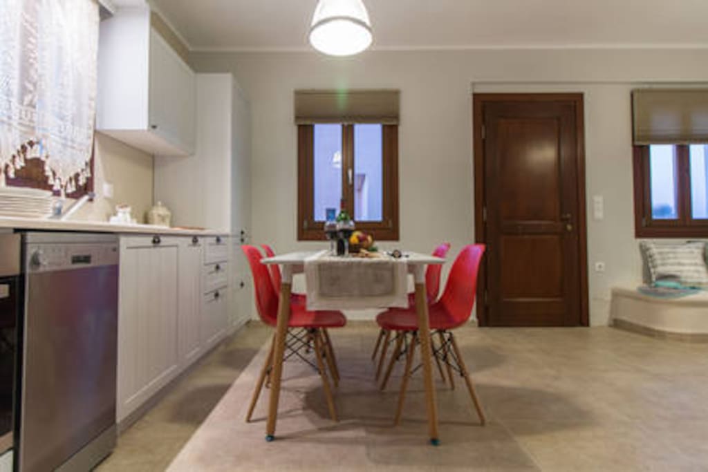 kitchen,livingroom