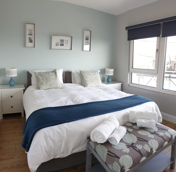 Dormitorio principal con fantásticas vistas a la bahía de Tramore