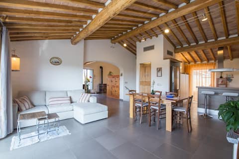 Top Airbnb: The Redi holiday villa in Chianti Classico, Tuscany in Castelnuovo Berardenga
