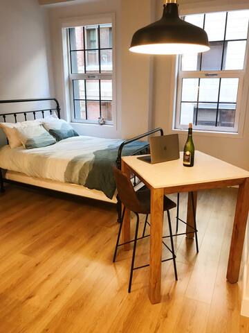 Hotel-living in studio by the old port