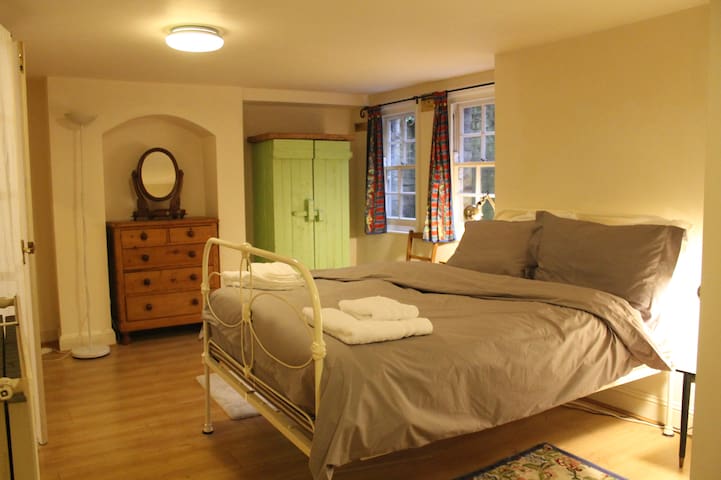 Spacious 1 bed apartment in desirable Summertown