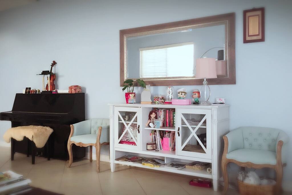 Entry Living room