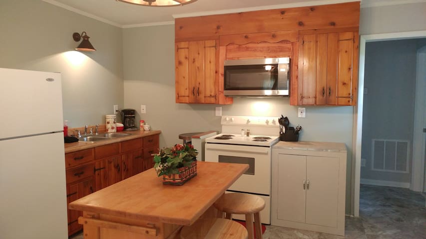 Cozy nook overlooking Battle of Spring Hill