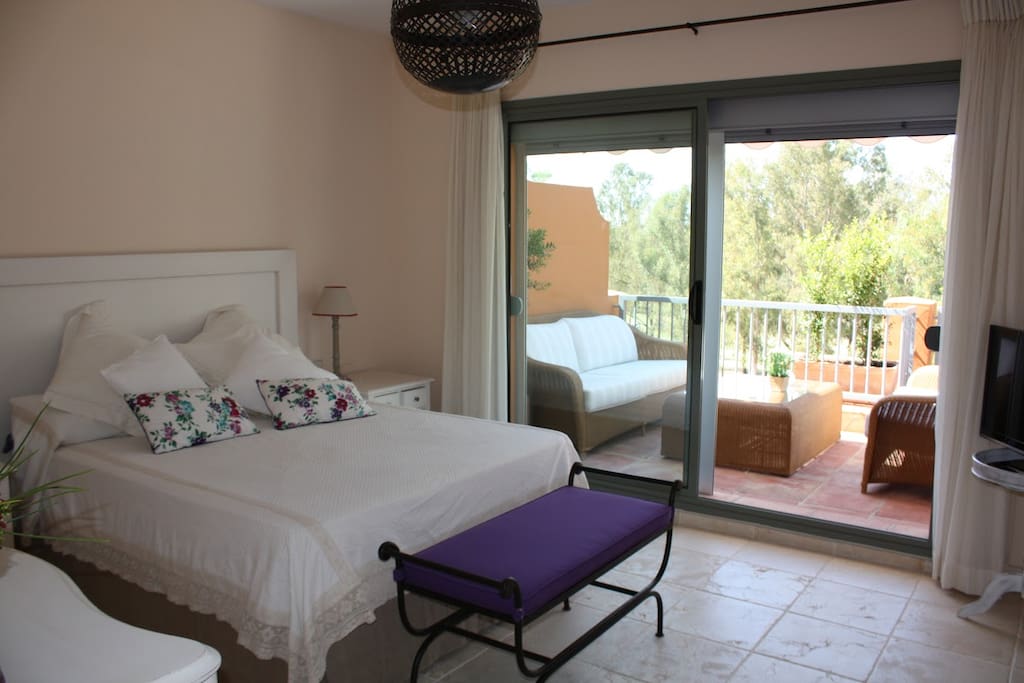 Main bedroom with bathroom in suite