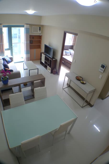 bright and clean 1-bedroom condo