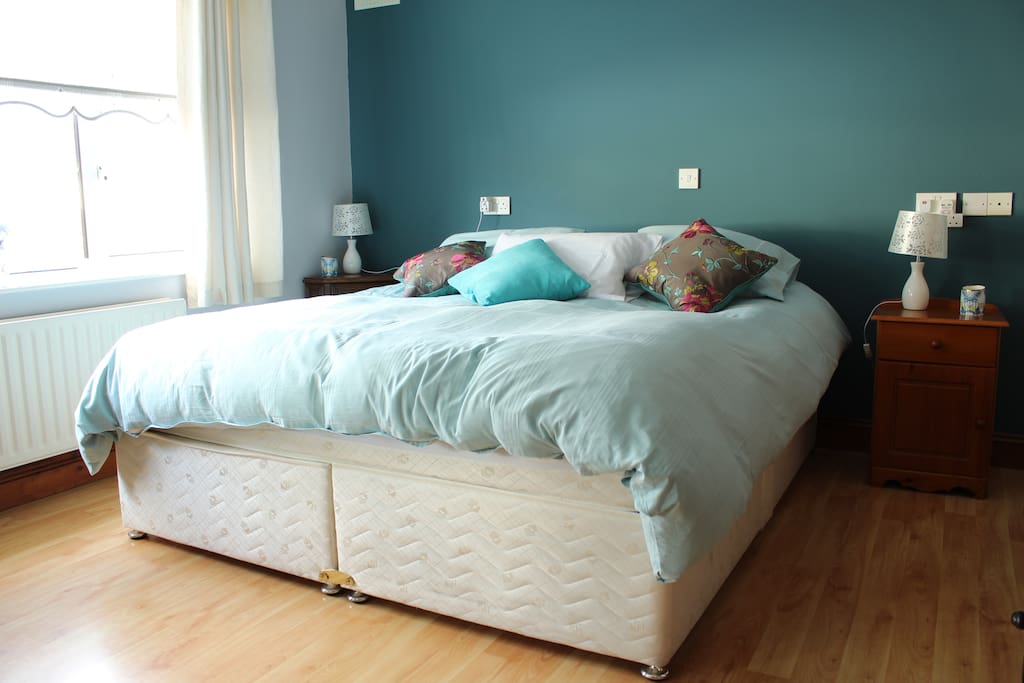 Queen size bed