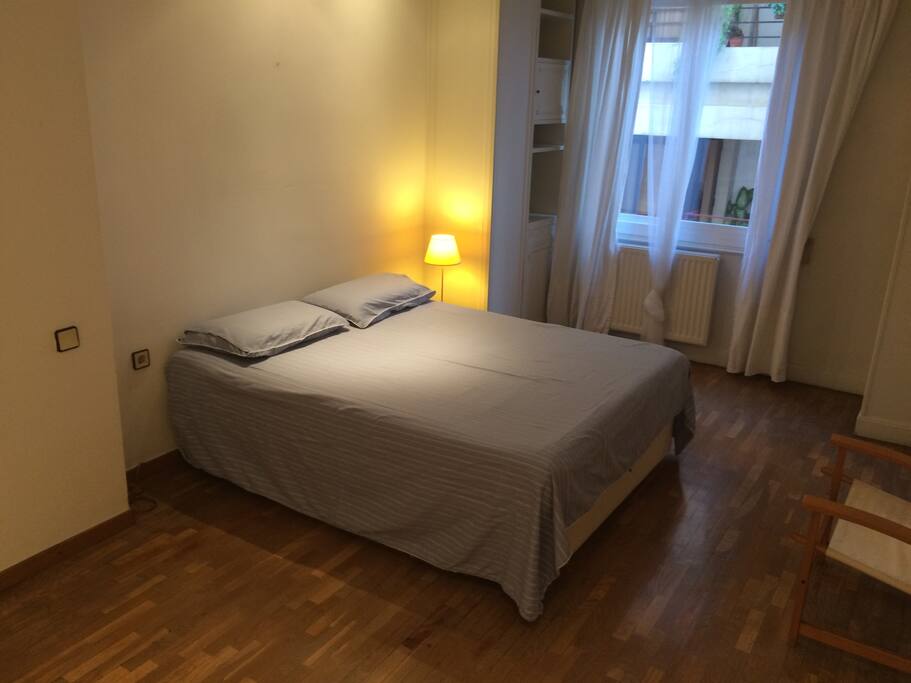 Cama matrimonio muy cómoda