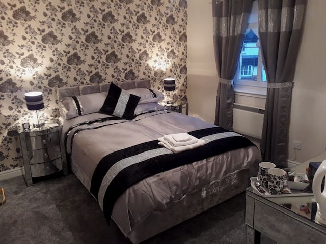 Double Room In Family Home in Oban