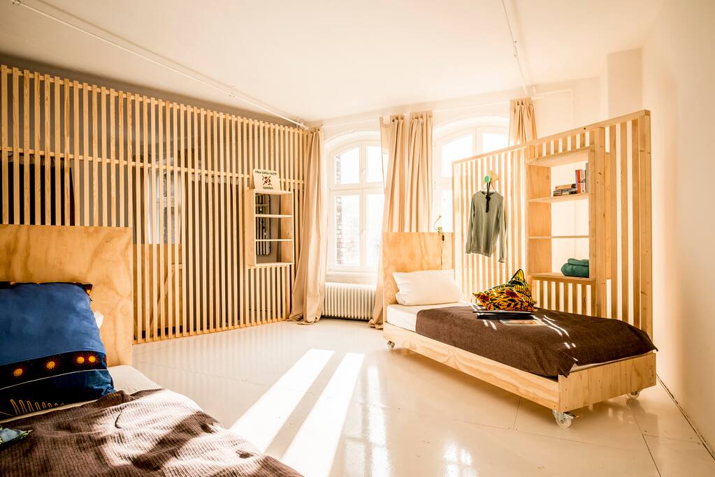 Modular and flexible sleeping room