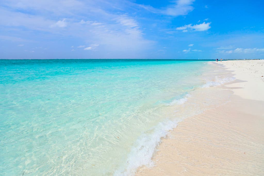 Pristine Gin clear water of Providenciales, Turks and Caicos