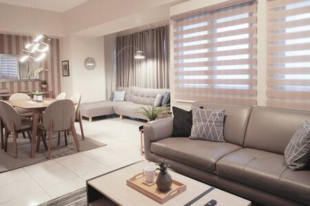 ☆☆☆☆☆ Designer Condo in QC.+Netflix & Free Parking